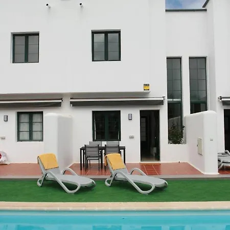 Feriehus Vivienda Luminosa Con Piscina Climatizada Playa Blanca (Lanzarote)