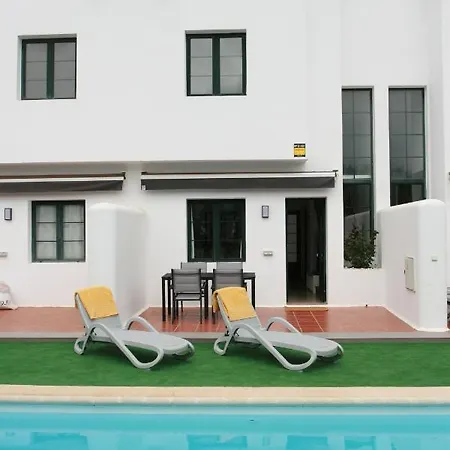 Feriehus Vivienda Luminosa Con Piscina Climatizada