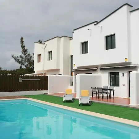 Vivienda Luminosa Con Piscina Climatizada Playa Blanca (Lanzarote)
