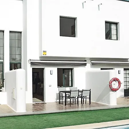 Vivienda Luminosa Con Piscina Climatizada Playa Blanca (Lanzarote)