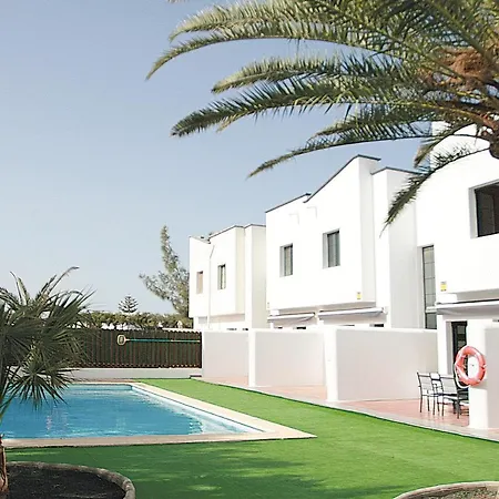 Vivienda Luminosa Con Piscina Climatizada