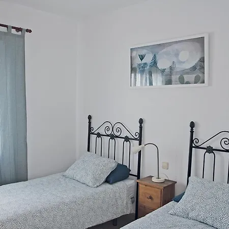 Vivienda Luminosa Con Piscina Climatizada *