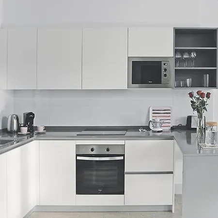Vivienda Luminosa Con Piscina Climatizada בית נופש
